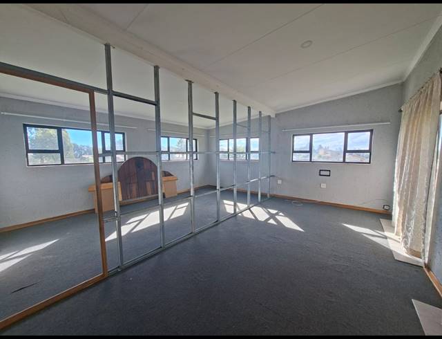 4 BEDROOM HOUSE FOR SALE IN RIVERSDALE